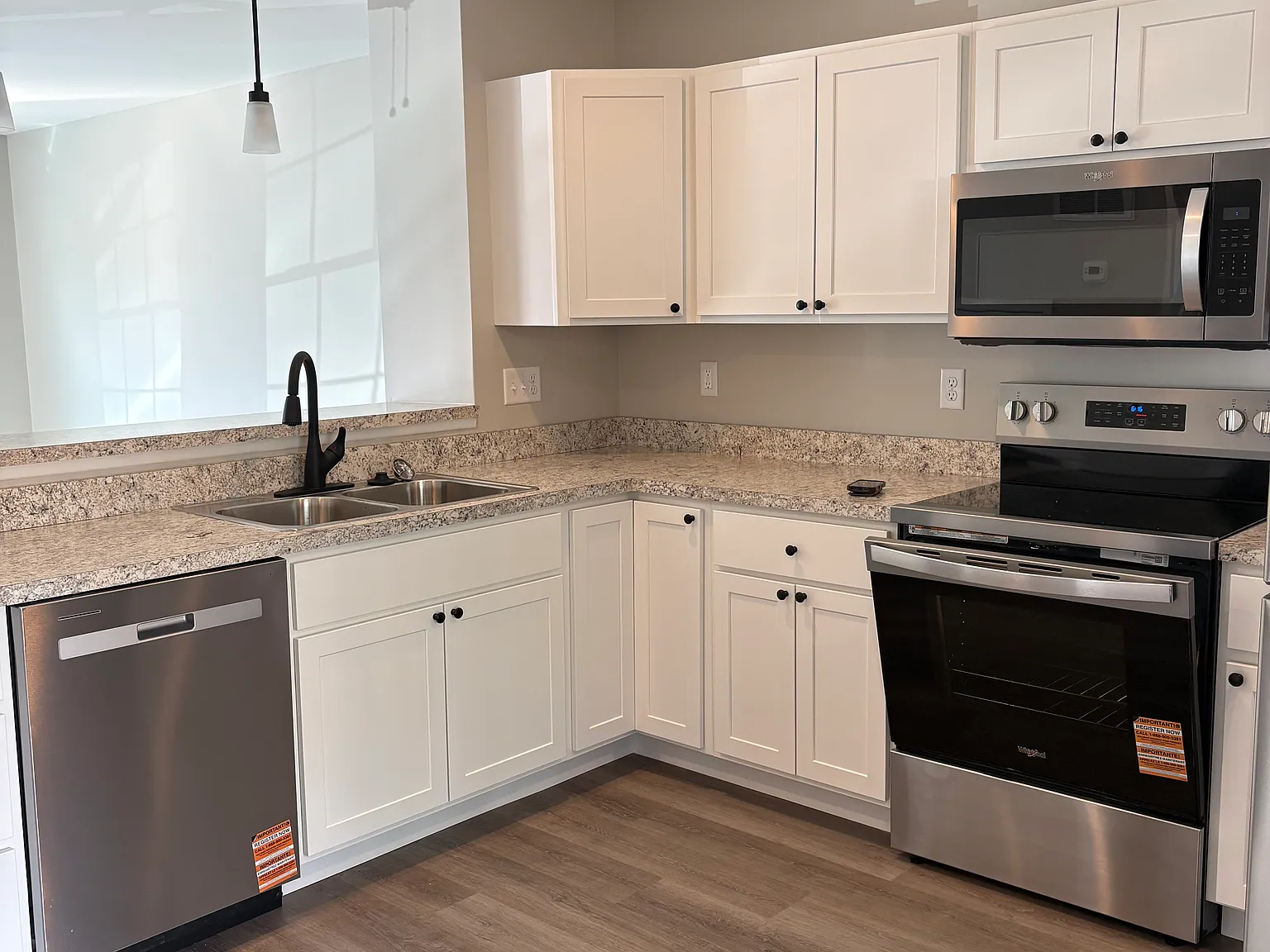 3 bed, 2.5 bath, 1224 sqft, $1,850 — Photo 4