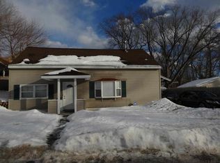 12 Manchester Rd, Schenectady, NY 12304