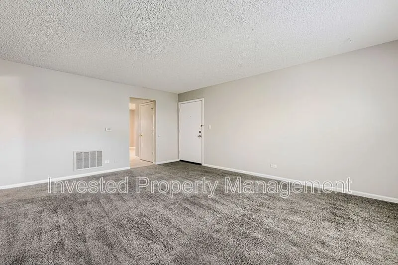 2 bed, 1.5 bath, 1004 sqft, $1,350 — Photo 4