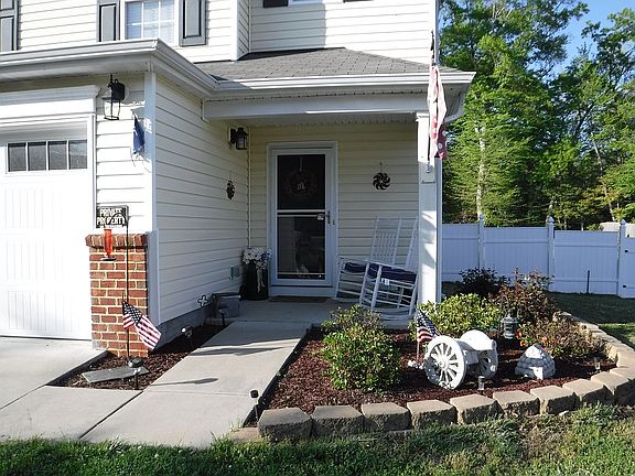 4th image of 7328 Jeanne Dr