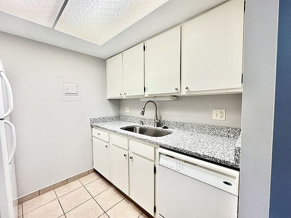 4th image of 1810 Greenway Cross #10961305