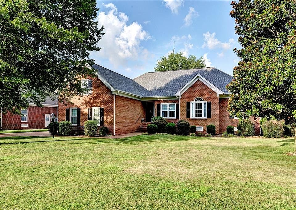 1st image of 325 Waltz Farm Dr