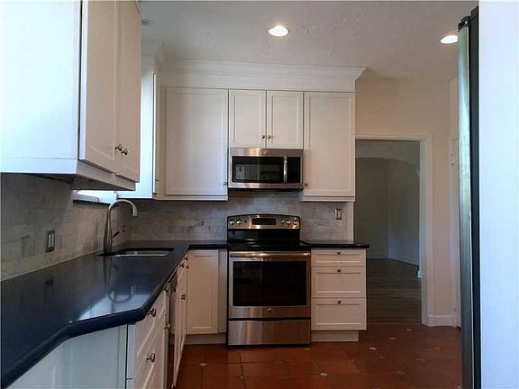 5th image of 1402 Columbus Blvd