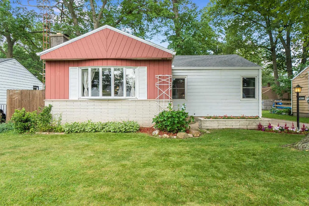3022 Oakwood Ave photo 1