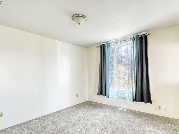 5th image of 725 SW 16th St