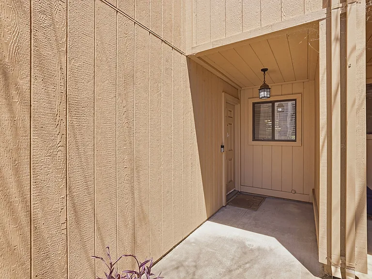 1401 Hood Rd — Photo 4