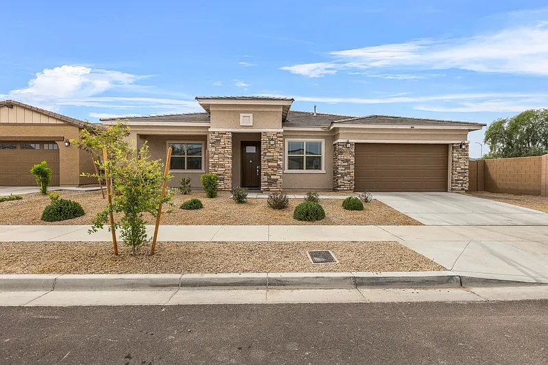 4 bed, 3.5 bath, 2782 sqft, $3,250 — Photo 1