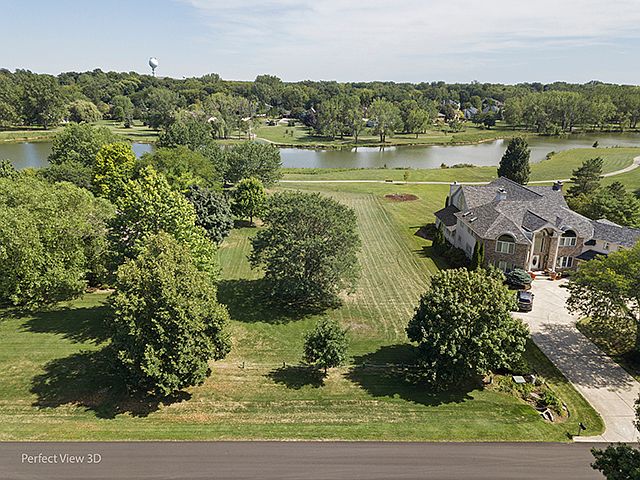 1st image of 737 Braintree Ln