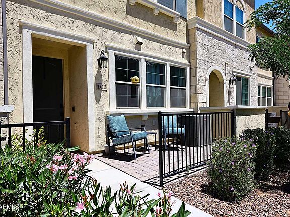 4th image of 1823 E Chelsea Lane #102