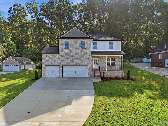 3rd image of 105 Amber Way
