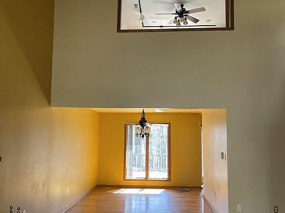 4th image of 29880 Cross Woods Dr