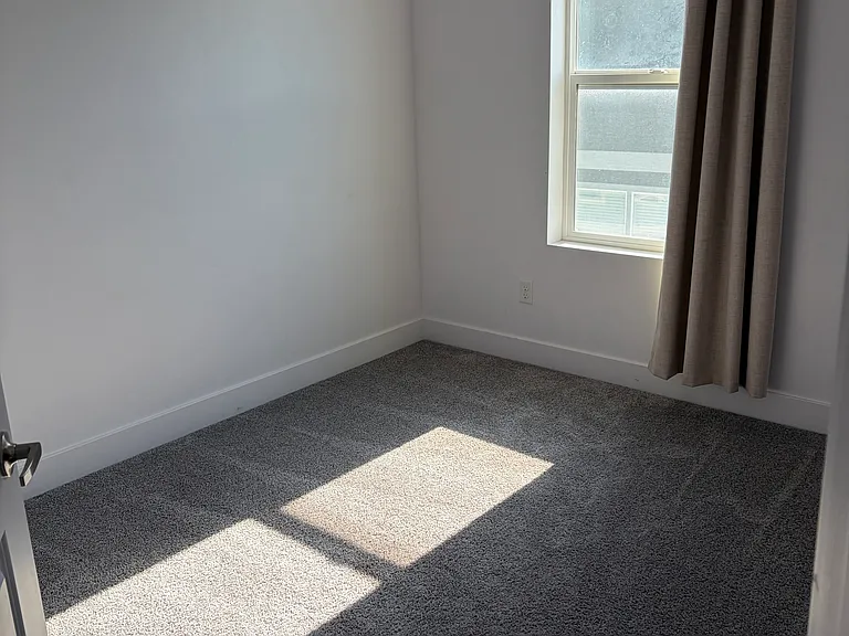 1766 W Dalmeny Way S — Photo 17