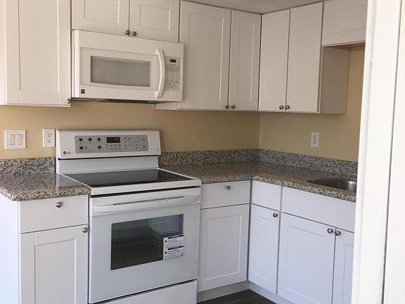 4th image of 4031 W Harmont Dr