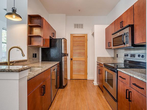 5th image of 201 W Lancaster Ave Unit 118