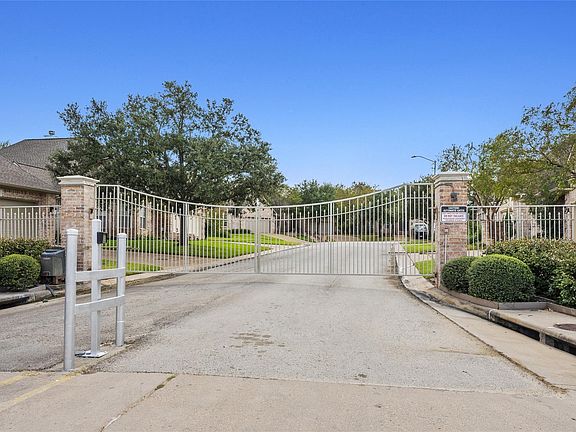 4th image of 902 Grand Oaks Cir