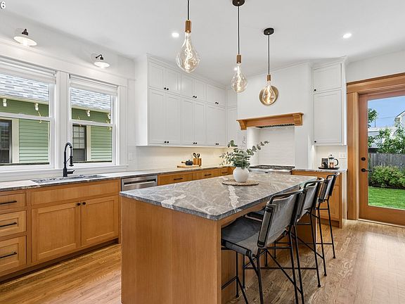 5th image of 4011 SE Salmon St