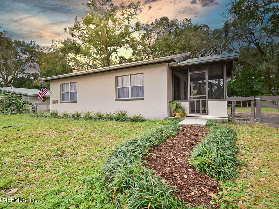 1st image of 2611 Silver Lake Dr