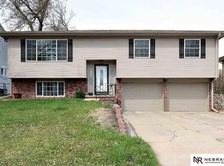 8830 Sprague Cir, Omaha, NE 68134