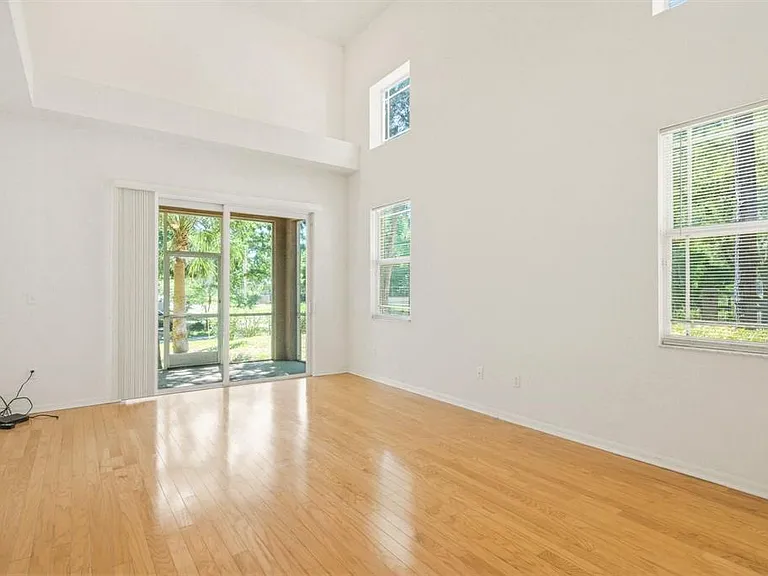 1405 Ridge Ter — Photo 4