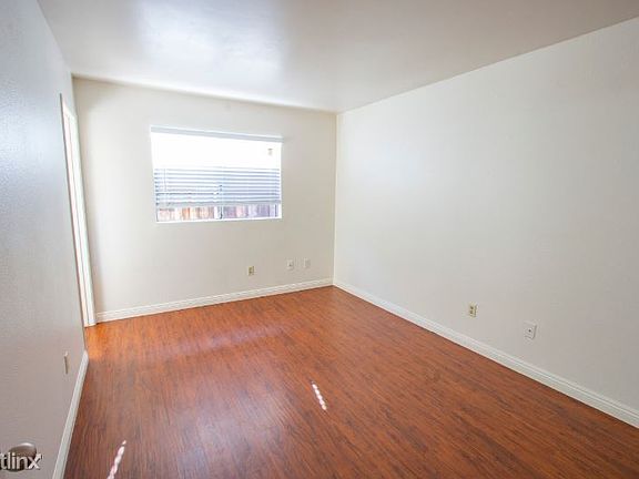 5th image of 4523 Winona Ave #A