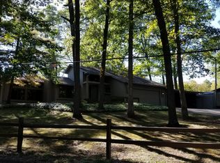 11101 Sugden Lake Rd, White Lake, MI 48386