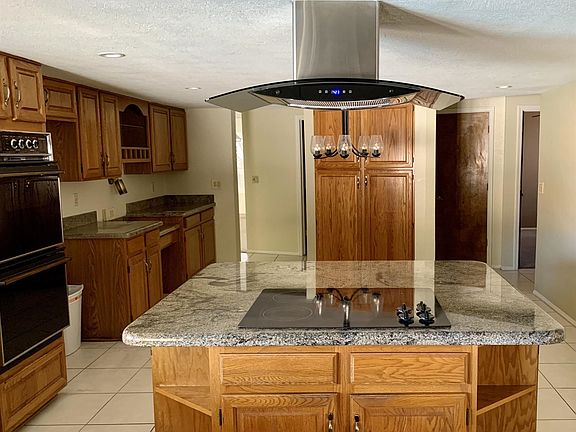 3rd image of 5718 E Woodridge Dr