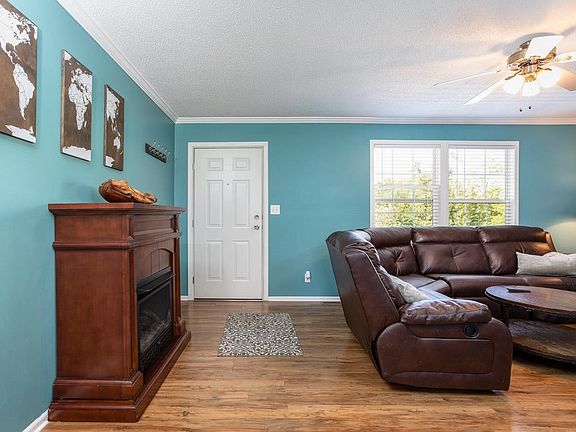 3rd image of 1705 Cobblestone Dr