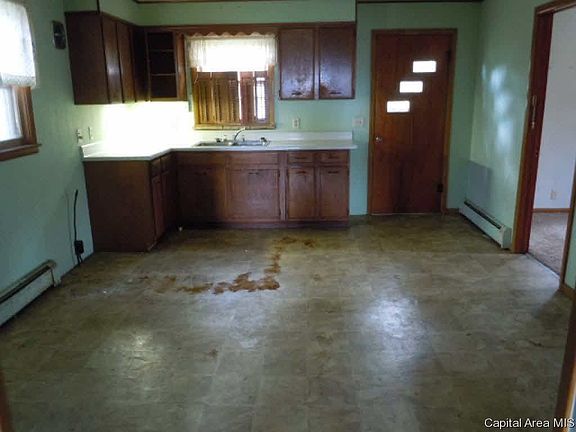5th image of 1004 E North St