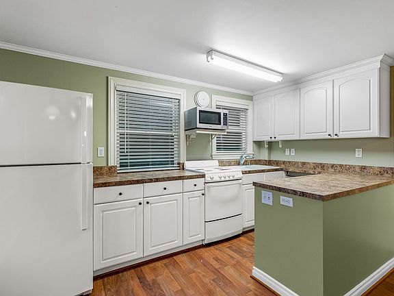 2nd image of 5023 22nd Ave NE #B