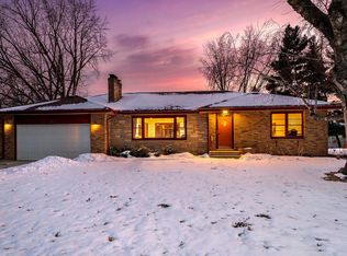 1362 Belmont Ln W, Roseville, MN 55113