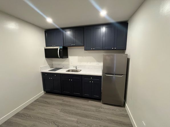 136 W San Ysidro Blvd #2