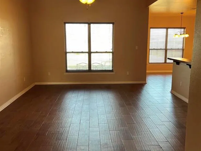 9437 Redwood Lake Blvd — Photo 4