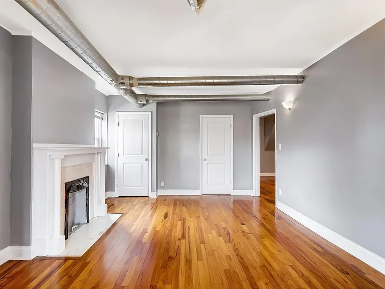 646 Park Ave #2 — Photo 3