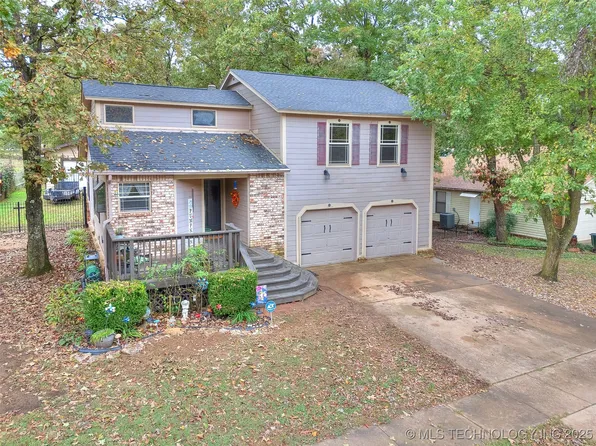 4822 S Linwood Dr, Sand Springs, OK 74063