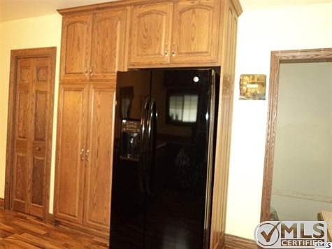 3rd image of 1128 Hinckley Blvd