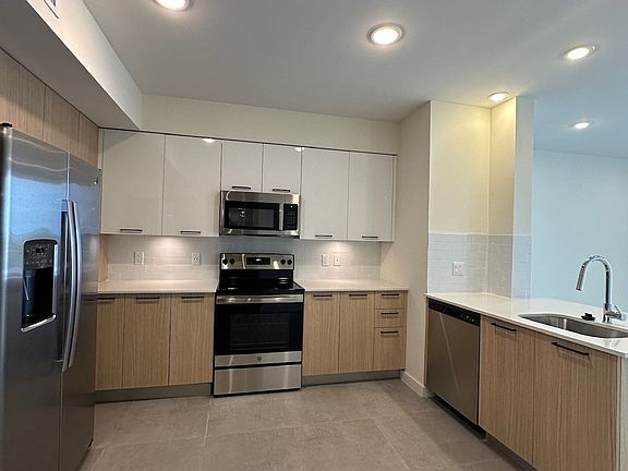 3rd image of 16500 Biscayne Blvd #Sn1001