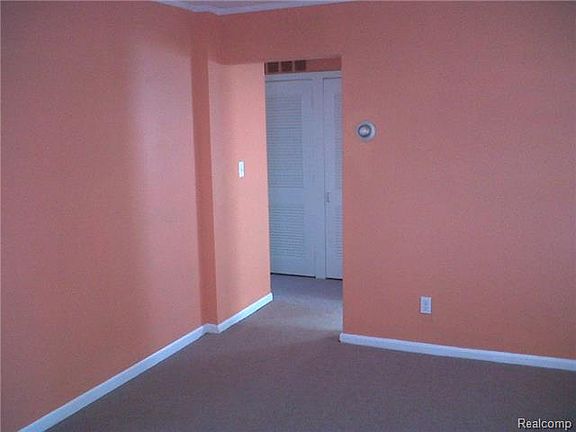 5th image of 22140 Morton Ave