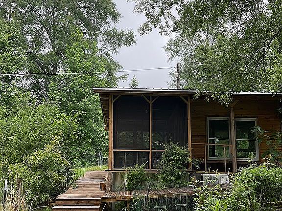 3rd image of 237 Marion Stough Rd