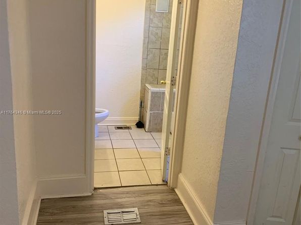 jacksonville-florida-154610790 picture