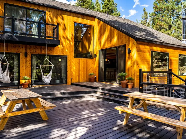 3916 NW Lower Village Rd, Bend, OR 97703