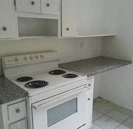 5th image of 639 NE 36th St