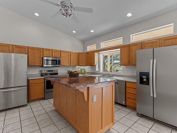 4th image of 185 Cottonwood Lane