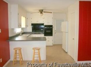 706 Dandridge Dr, Fayetteville, NC 28303