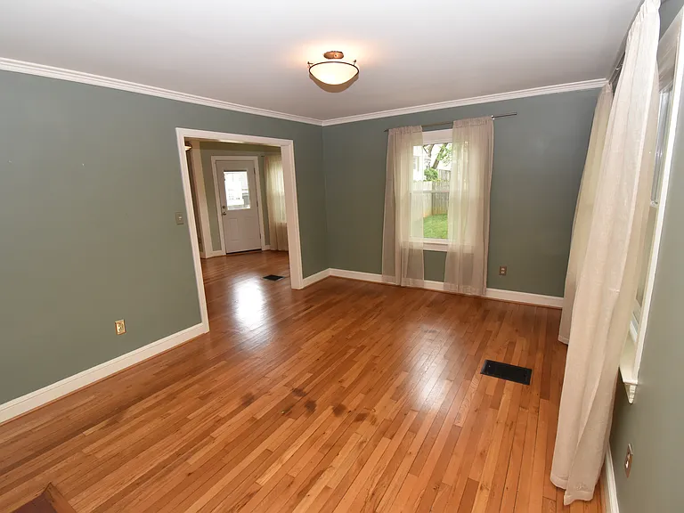 2901 Meadow View Rd — Photo 12
