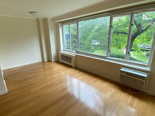 Rented by Akam Sales and Brokerage | media 2