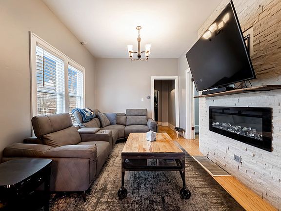 4th image of 5012 S Ada St