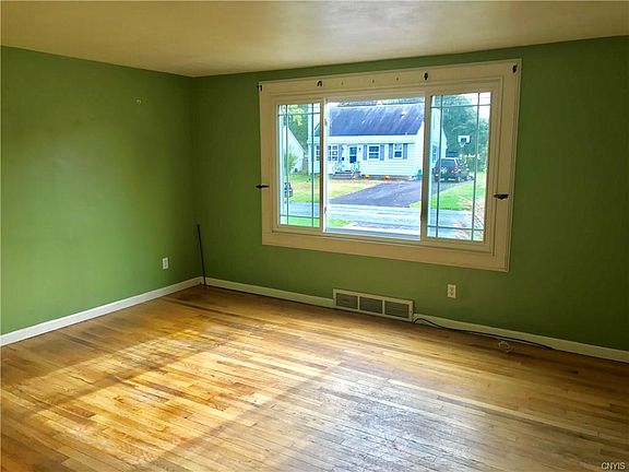 5th image of 207 Church Pkwy E