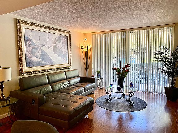 5th image of 649 E Sheridan St APT 103