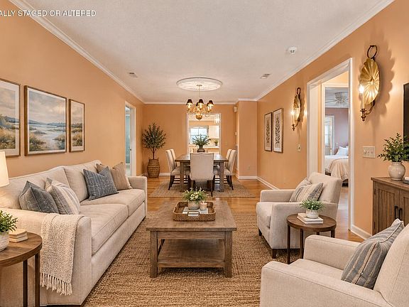 3rd image of 6648 Hickory Manor Cir