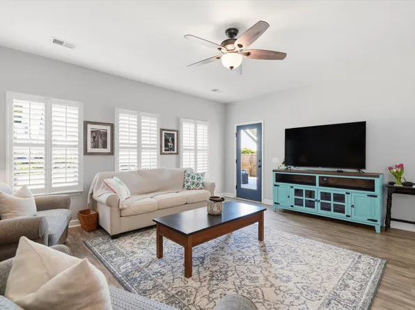 1559 Thin Pine Dr, Johns Island, SC 29455